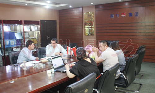 黎巴嫩椰殼碳化設備客戶考察圖