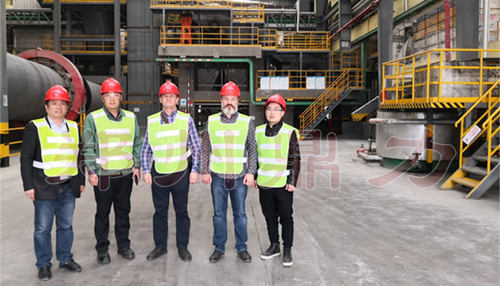 烏克蘭有機肥烘干機客戶考察車間圖